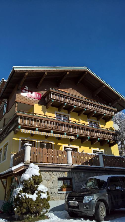 Hoelzl Bed & Breakfast Neukirchen am Großvenediger Esterno foto