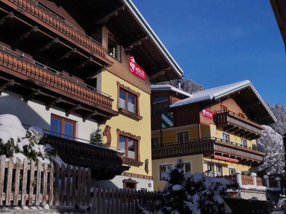 Hoelzl Bed & Breakfast Neukirchen am Großvenediger Esterno foto