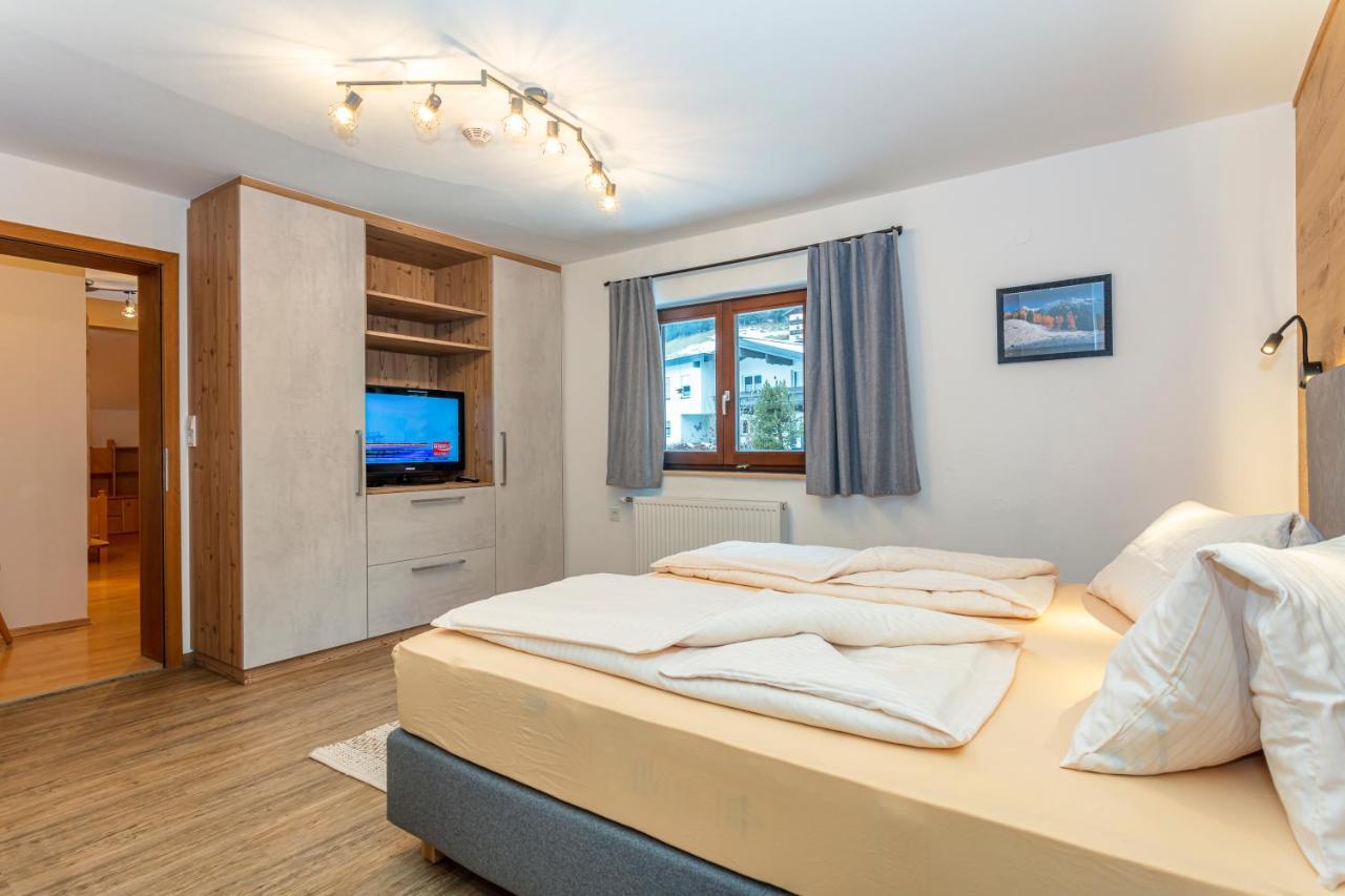 Hoelzl Bed & Breakfast Neukirchen am Großvenediger Esterno foto