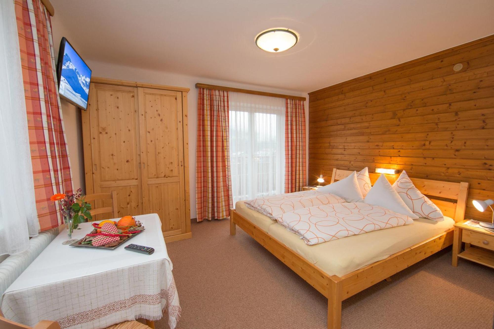 Hoelzl Bed & Breakfast Neukirchen am Großvenediger Camera foto