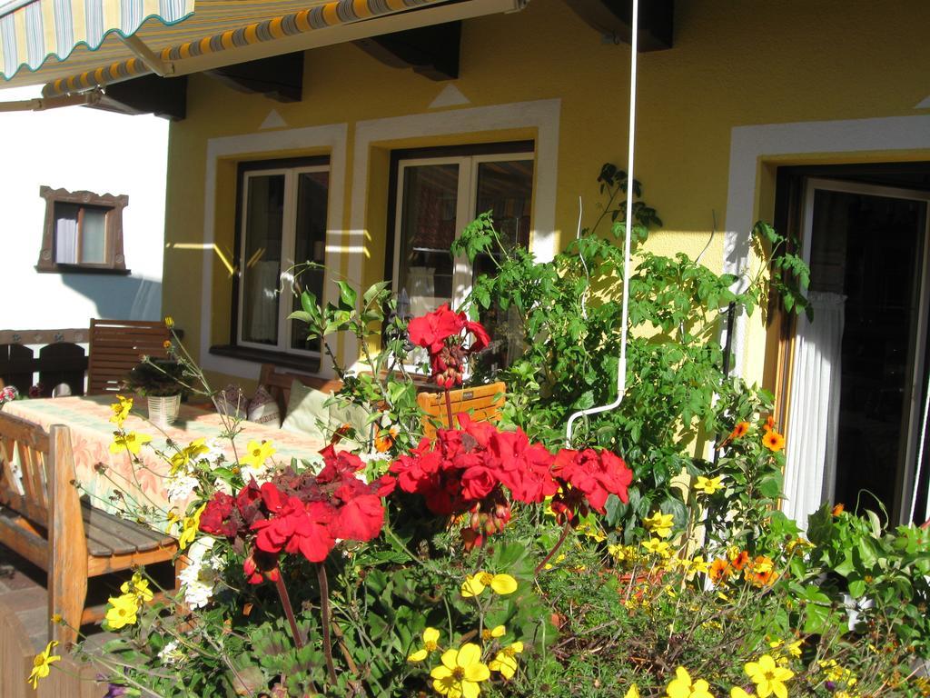 Hoelzl Bed & Breakfast Neukirchen am Großvenediger Esterno foto