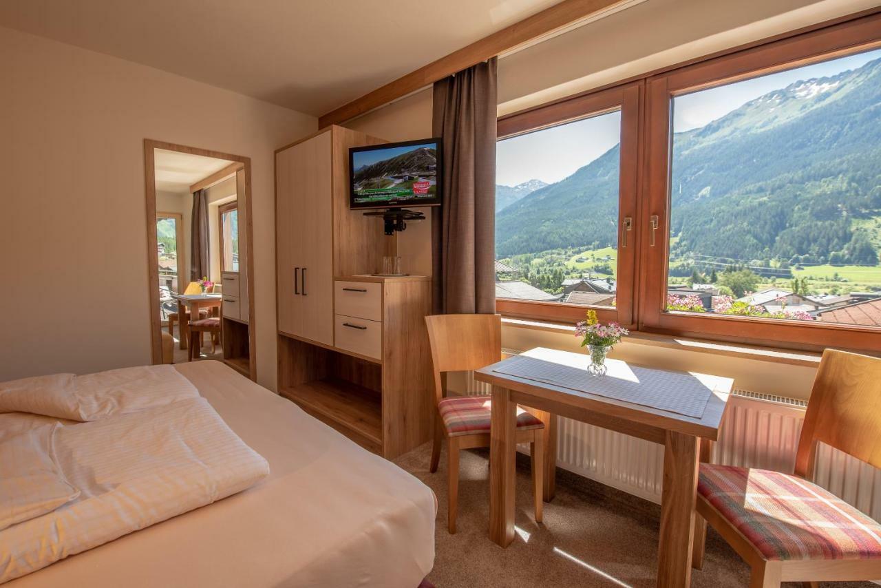 Hoelzl Bed & Breakfast Neukirchen am Großvenediger Esterno foto