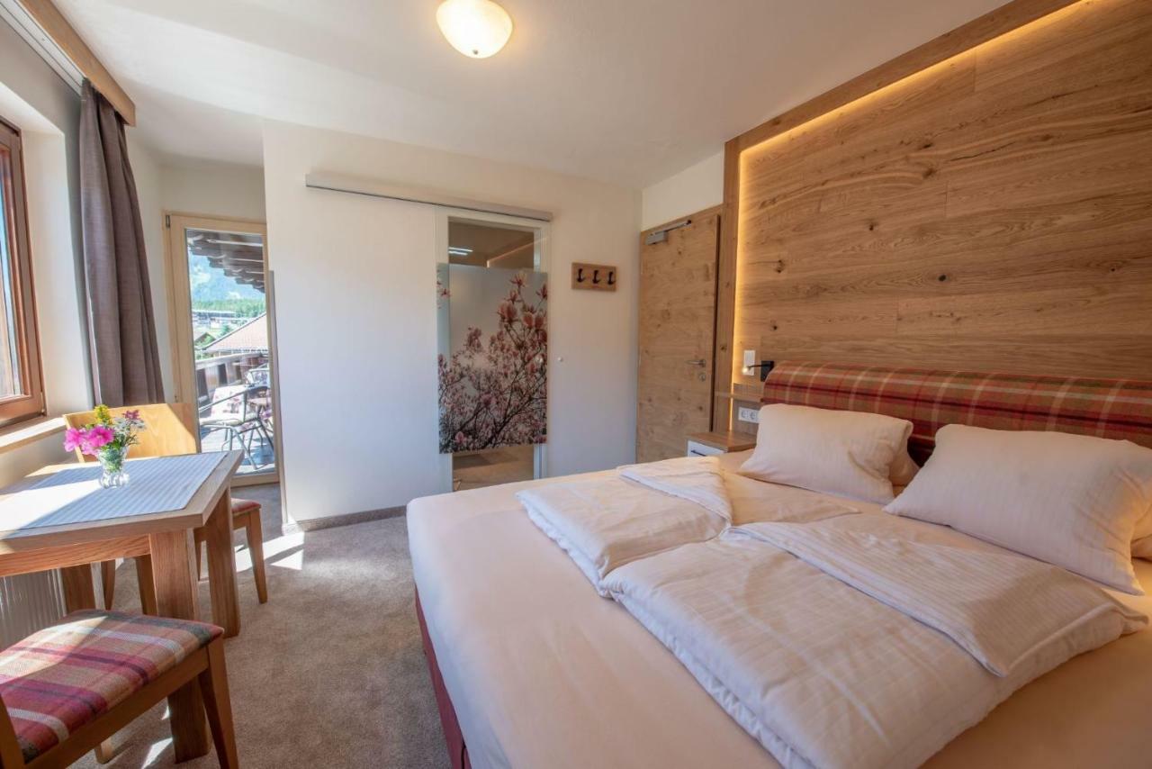 Hoelzl Bed & Breakfast Neukirchen am Großvenediger Esterno foto