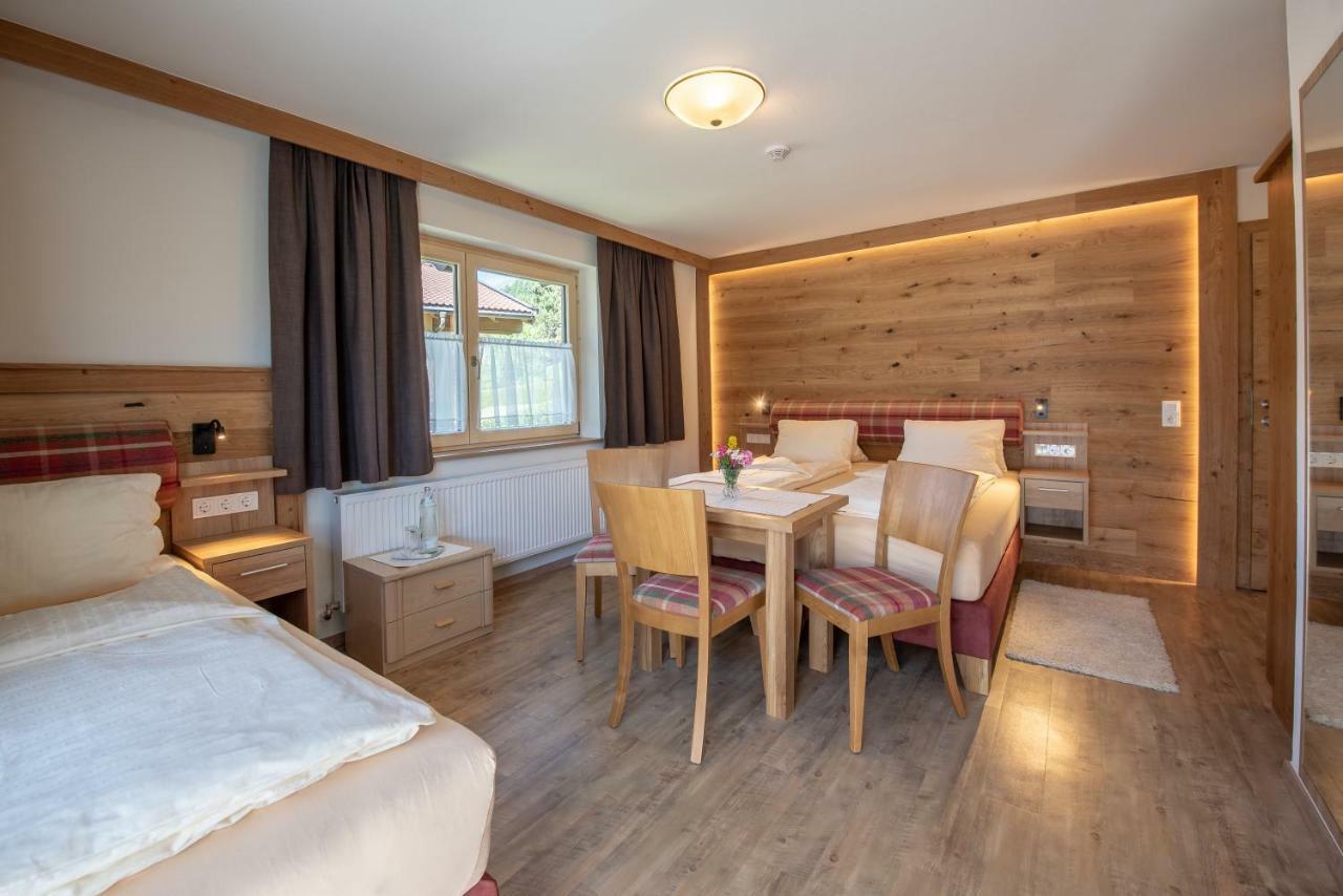 Hoelzl Bed & Breakfast Neukirchen am Großvenediger Esterno foto